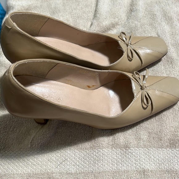 Shoes - Picture 2 of 3